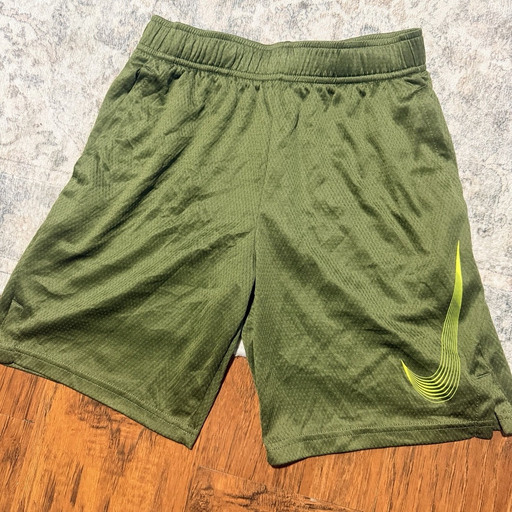 Nike Youth Shorts Green Size M Smoosh Logo - Athletic Training Drawstrings